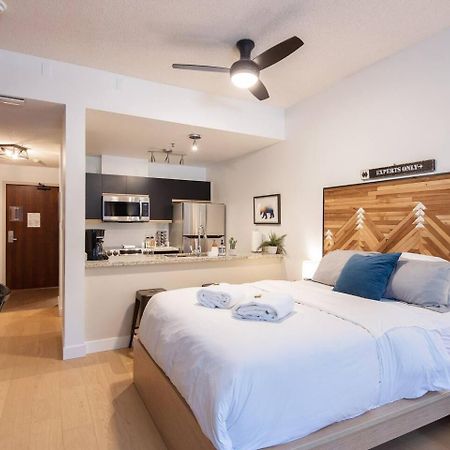 Newly Renovated Ski In Out W Pool 2 Hot Tubs Уистлер Экстерьер фото