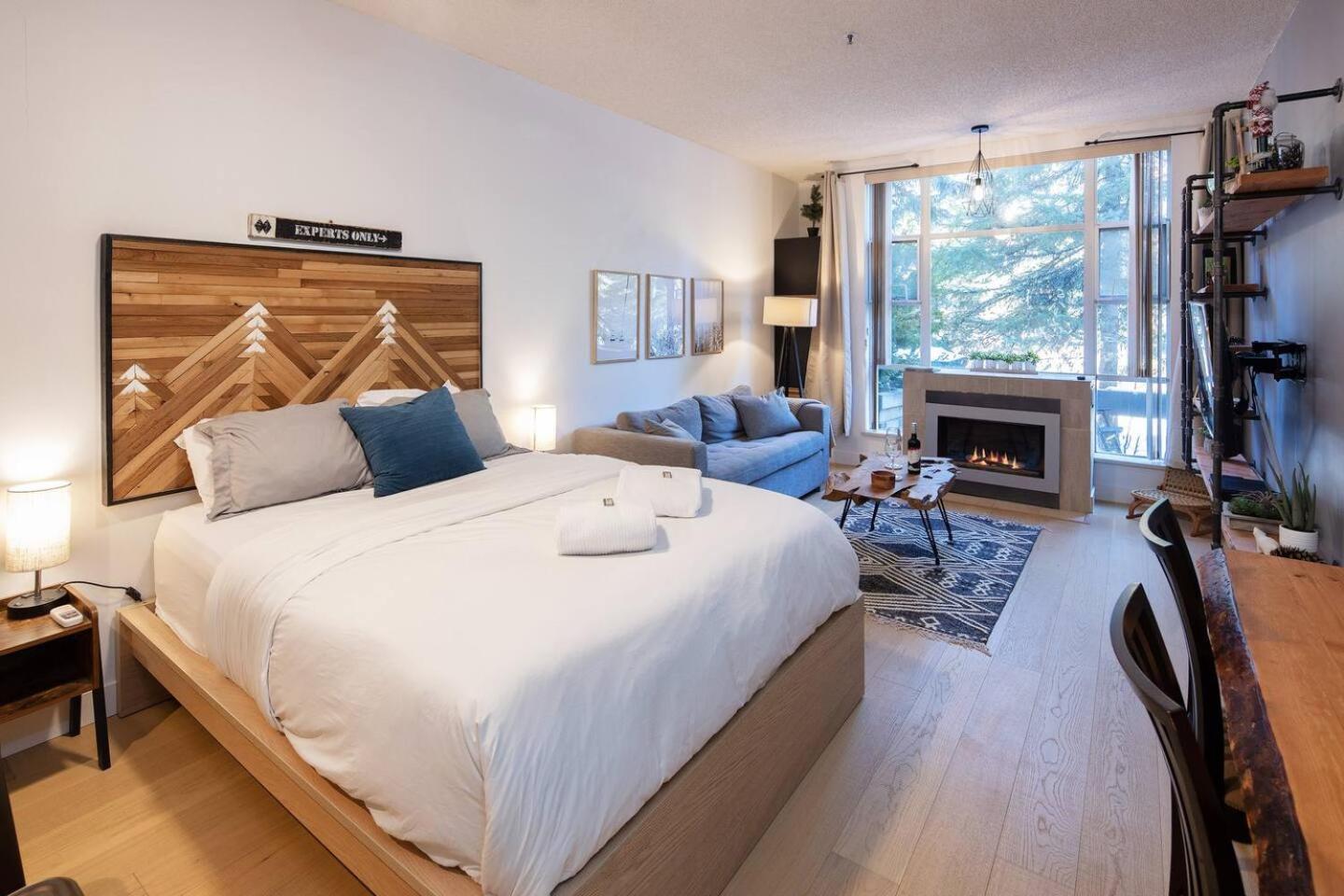 Newly Renovated Ski In Out W Pool 2 Hot Tubs Уистлер Экстерьер фото