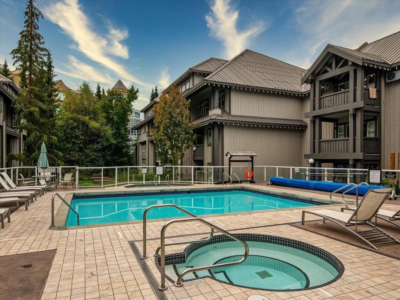 Newly Renovated Ski In Out W Pool 2 Hot Tubs Уистлер Экстерьер фото