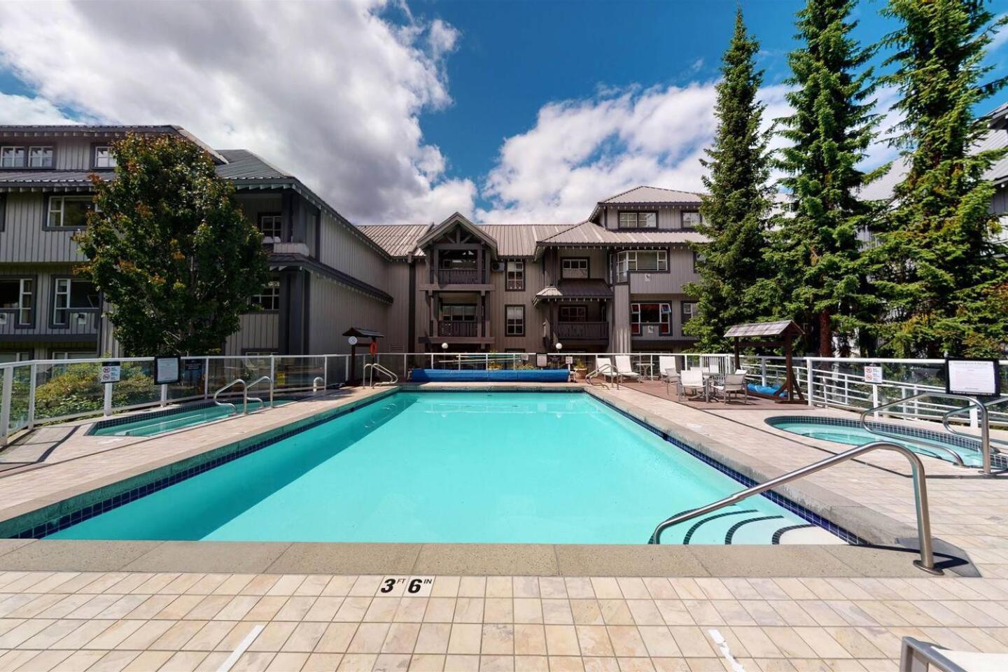 Glacier Lodge Premiere Suite Уистлер Экстерьер фото